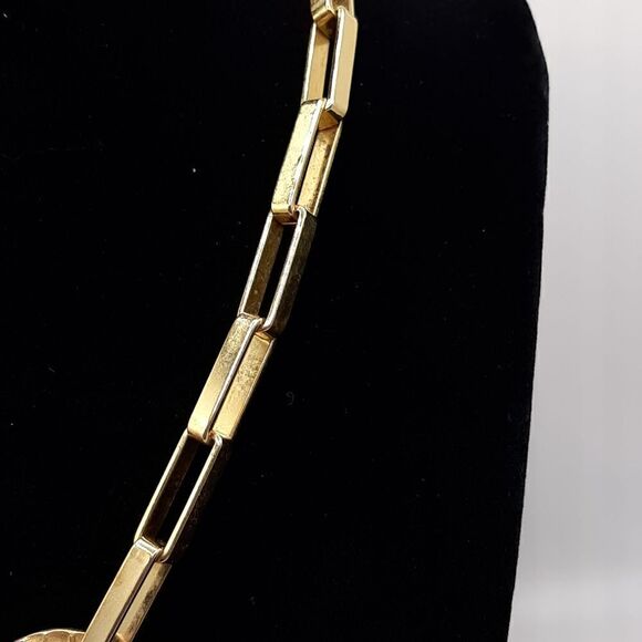 NEW Gold toned necklace with pendant - Picture 4 of 7